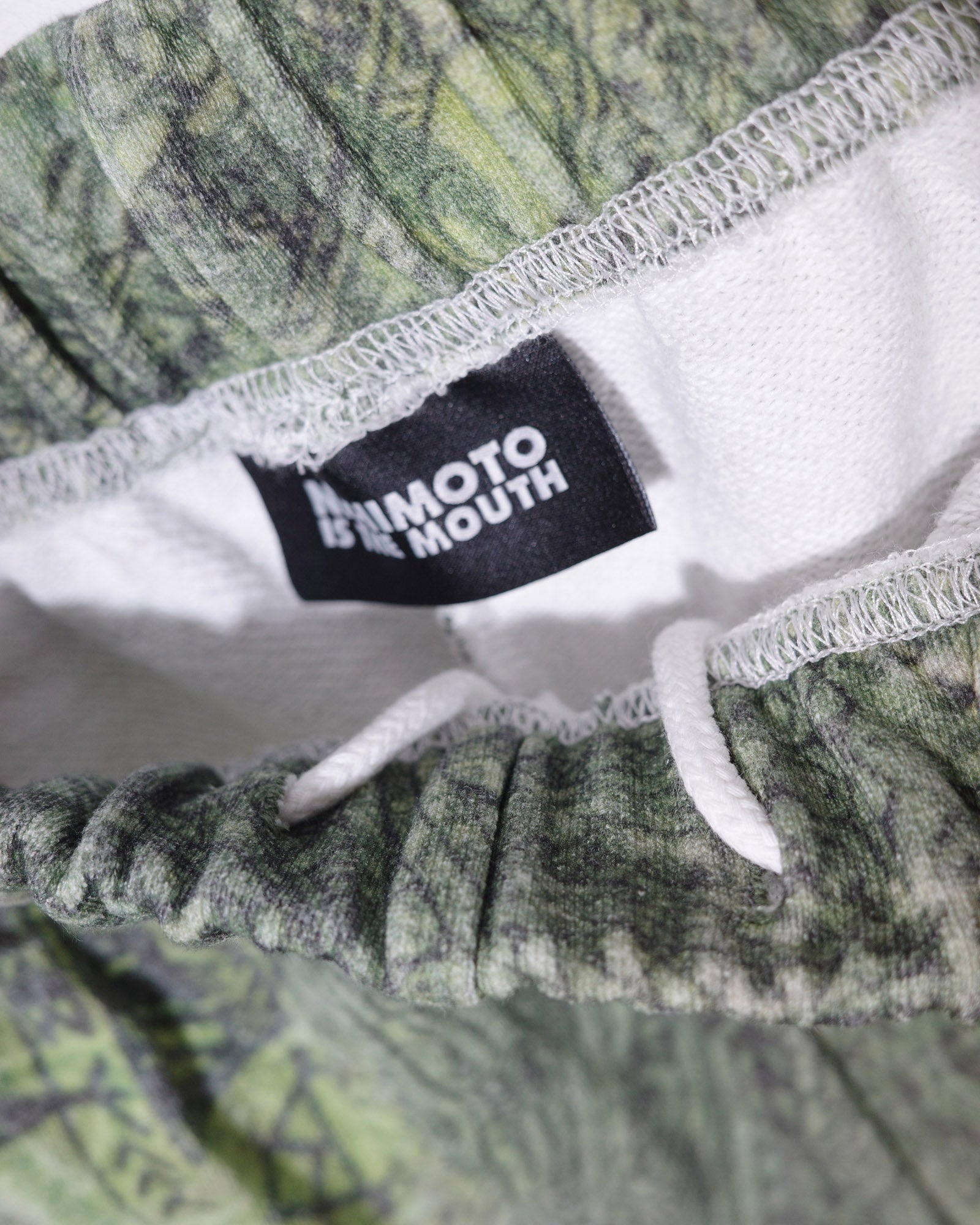 NISHIMOTO IS THE MOUTH  WIDE SWEAT SHORTS NIM-TWD12 GREEN CAMO